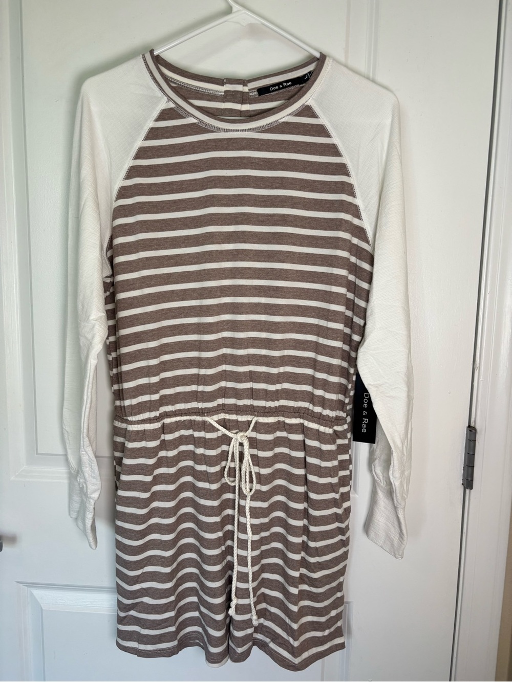 Doe & Rae Women’s raglan long-sleeve Romper Size Large